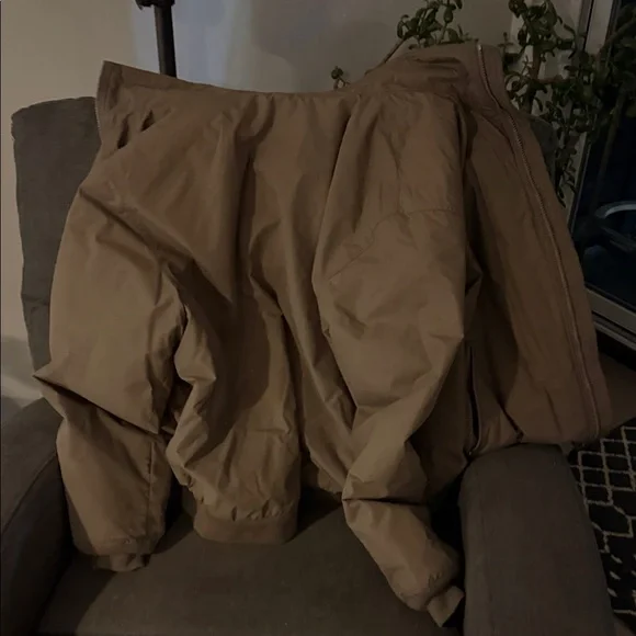 L.L. Bean Men's Tan Bomber Jacket - Picture 3 of 4